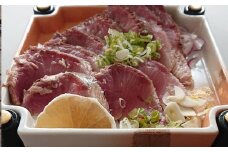 室戸産天然ブリのタタキ