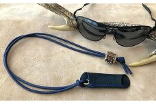 鹿革のホルダー【紺】眼鏡かけ ペンホルダー メガメチェーン ストラップ 革小物 革製品 レザー ハンドメイド レザークラフト アクセサリー お洒落 おしゃれ ギフト【R00447】