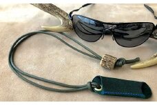 鹿革のホルダー【深緑】眼鏡かけ ペンホルダー メガメチェーン ストラップ 革小物 革製品 レザー ハンドメイド レザークラフト アクセサリー お洒落 おしゃれ ギフト【R00449】