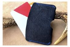 鹿革のカードケース -紺-（シンプル小さめ）革小物 革製品 レザー ハンドメイド レザークラフト ネイビー お洒落 おしゃれ 小物 定期入れ 免許証 ケース ギフト 植物タンニン 鞣し【R00588】