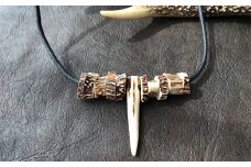 鹿角の不揃いビーズネックレス【オリーブ】鹿 シカ ペンダント アクセサリー エスニック 小物 ハンドメイド 手作り エキゾチック 民族風 奇抜 派手 おしゃれ お洒落 ファッション【R00264】