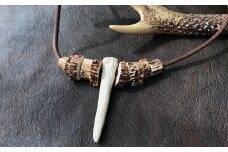 鹿角の不揃いビーズネックレス【焦茶】鹿 シカ ペンダント アクセサリー エスニック 小物 ハンドメイド 手作り エキゾチック 民族風 奇抜 派手 おしゃれ お洒落 ファッション 狩猟【R00267】