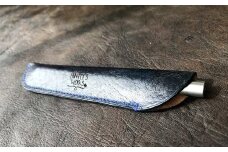 鹿革の一本差しペンケース【紺】（ブランドロゴ入り）革小物 革製品 レザー 小物 レザークラフト ハンドメイド 手作り お洒落 文房具 筆箱 ポーチ メンズ小物 ギフト 贈答【R00506】