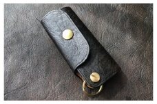 鹿革のキーケース（スピーディー振り出し式）【黒】鍵ケース 革小物 革製品 レザー ハンドメイド レザークラフト キーリング アクセサリー お洒落 金属 ギフト 25000円【R00552】