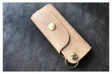 鹿革のキーケース（スピーディー振り出し式）【無染色】鍵ケース 革小物 革製品 レザー ハンドメイド レザークラフト キーリング アクセサリー お洒落 ギフト 25000円【R00557】