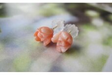 【高知県大月町産】　天然ピンク珊瑚バラのつぼみのピアス