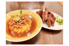 福岡市創業50年の町中華　中国飯店の辛肉味噌天津飯（内容量400ｇ）×3個とピリ辛チキンバー（内容量150ｇ）×1ｐの詰め合わせ