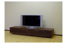 【VOICE テレビボード ウォールナット　180cm】シャープな無垢材ルーバー扉のテレビボード＜ウォールナット材　オイルフィニッシュ　リモコン対応＞家具 テレビ台 テレビボード TVボード AVボード 棚 リビングボード サイド MUFactory