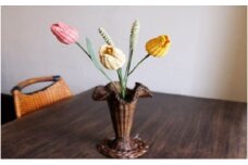 籐かご　フレアーな花器＆チューリップ 3本＋穂 2本[カラーラタン彩都]