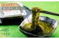 あかもくって、こんな海藻なんです！大きな鍋で茹でていくと、鮮やかな緑色に変化します！