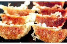 これぞ餃子!!九州産黒豚餃子詰合せ(福津の極み認定商品)＆自家製ラー油[F4383]