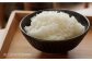 マットな黒がかっこいいしのぎ模様の飯碗
