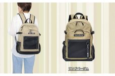 撥水、軽量、ポケット多数、ボックスロゴがお洒落な １０ポケット ２４L	  サンドベージュ WZ013-3
