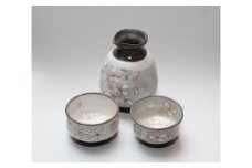 【受注生産】盛付桜とっくり＆おちょこ２個セット（白）