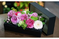 【定期便4回】季節の生花のフラワーボックス：B630-001