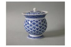 【伊万里焼】市川冬山窯「鍋島染付青海波文香炉」 037-H745