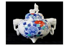 【伊万里焼】市川冬山窯「色鍋島牡丹文遊環香炉」 037-H752