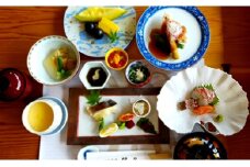 【完全予約制】お食事券「日本料理 保名」お食事券 おまかせ会席 2名様分 F50-1