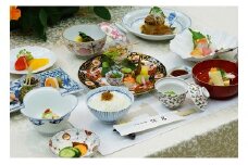 【完全予約制】お食事券「日本料理 保名」おまかせ会席 4名様分 F100-1
