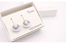 cocosara キュートなシルエットの有田焼貝殻ピアス 淡水色 A45-76