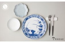 有田焼 其泉 シックな花型皿 4点セット【賞美堂本店】食器 器 うつわ プレート 小皿 取皿 4枚 セット 染付 白磁 ディナープレート 使いやすい器 コーディネート 食器セット 電子レンジ対応 食洗機対応 A55-126