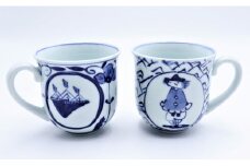 有田焼 青花 絵変り丸紋異人 ペアマグカップ あや千 A40-289