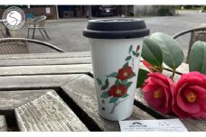 有田焼 Traveling Tumbler / Arita トラベリングタンブラー 赤絵 椿【 幸楽窯 / YUIKA Lab 】コンビニ コーヒー Mサイズ 食器 器 柿右衛門様式 カップ 花 はな ツバキ つばき A11-75