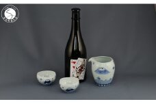 有田焼 富士・三景 酒器 セット（とっくり 1個・ゆるりぐい呑 2個）【よう楽庵・たかすオリジナル】日本食 食器 器 富士山 富士 染付 波 なみ うつわ 手描き 手づくり 電子レンジOK 35000円 A35-324