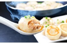 フライパンで焼くだけ 長崎焼小籠包 5種 詰合せ 合計30個 (15個×2袋) 蓮華 2個付 れんげ付き ／ 中華 中華料理 点心 惣菜 おかず 中華セット 中華惣菜 ショウロンポウ 簡単調理 豚 海老 鶏 牛 帆立 長崎県 長崎市