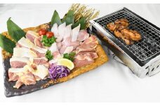 【7営業日以内発送】長崎県産 対馬地鶏 焼肉 セット (自家製タレ付)  計約500g ／ 鶏肉 地鶏 モモ肉 ムネ肉 国産 長崎