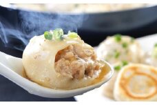 【全6回定期便】【ギフト対応可】フライパンで焼くだけ 長崎焼小籠包3種詰合せ 蓮華2個付 【チャイデリカ】 ／ 中華 中華料理 点心 惣菜 おかず 中華セット 中華惣菜 ショウロンポウ 簡単調理 豚 海老 鶏 長崎県 長崎市