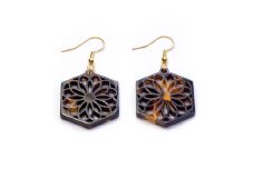 【べっ甲】亀甲型ピアス（手毬） ／ アクセサリー ピアス 耳飾り 亀甲 手毬 長崎県