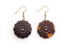 【べっ甲】菊花模様・小輪 ピアス ／ アクセサリー  耳飾り 花 鼈甲 べっこう 長崎県