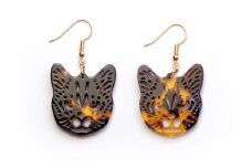 【べっ甲】まち猫ピアス ／ アクセサリー ピアス 耳飾り 猫 べっ甲 長崎県