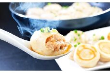 【全12回定期便】 フライパンで焼くだけ 長崎 焼小籠包 計480個 （40個×12回） ・ 蓮華 2個付 小籠包 ショウロンポウ れんげ付き