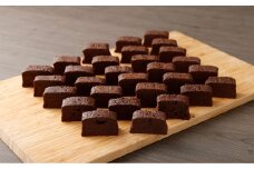 阿蘇小国ジャージー牛乳 くまモン箱入り 特濃ガトーショコラ 計720g（180g×4本） チョコレート スイーツ デザート ケーキ お菓子 おかし おやつ 洋菓子 焼き菓子 常温