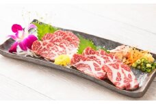 【桜屋】 大トロ 中トロ 馬刺し 各300g 食べ比べ 計600g （専用醤油付き150ml×1本） 馬肉 お肉 馬刺 霜降り 赤身 希少部位 しょうゆ 冷凍 熊本県 熊本市 
