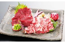 【桜屋】 赤身 霜降り 馬刺し 食べ比べ （各150g） 計300g （専用醤油付き 150ml×1本） 馬肉 お肉 馬刺 