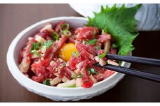 熊本 馬刺し 馬肉ユッケ 350g (50g×7袋) 馬肉 たれ