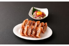 熊本 馬刺し 馬肉ぎょうざ 50個 馬肉ユッケ 100g (50ｇ×2袋) セット 馬肉 餃子 ユッケ たれ