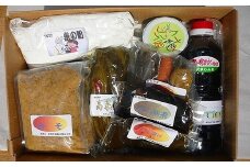 S049-001_新和おふくろの味詰合せ(味噌、醤油、高菜漬け、佃煮など)