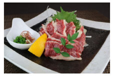 【数量限定】霜降り馬刺し スライス 約200ｇ【有限会社 桜屋】 [AYCP041]