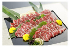 【全6回定期便】【数量限定】厳選霜降り馬刺し（大トロ）約200g【有限会社 桜屋】 [AYCP049]