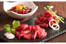 ふじ馬刺し特選詰合せ【華】 / 食べ比べ 国産 馬肉 赤身 熊本県 菊陽町 赤身 ロース ユッケ ゆっけ たれ ばさし バサシ 肉 馬 【株式会社フジチク】 [BHAD107]