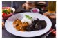 2つを“あいがけカレー”で食べ比べてみてください