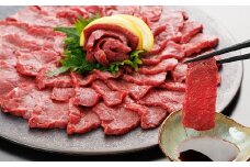 【桜屋】上赤身馬刺し300g（専用醤油付き 150ml×1本）  馬肉 馬刺 お肉 赤身 しょうゆ 上赤身 馬刺し 300g 冷凍 国産 熊本県 西原村