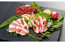 【桜屋】馬刺し3種【赤身・フタエゴ・サガリ】450g（専用醤油付き 150ml×1本）各150gx3 計450g 馬肉 馬刺 お肉 赤身 ふたえご さがり しょうゆ 冷凍 国産 熊本県 西原村