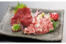 【桜屋】赤身霜降り馬刺し食べ比べ（各150g）2種 計300g （専用醤油付き 150ml×1本） 赤身 霜降り濃厚 馬肉 馬刺 お肉 しょうゆ 冷凍 熊本県 西原村