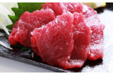 【定期便3回】熊本馬刺し 赤身 約300g×3回(計約900g) 馬刺し 馬肉 お肉 馬刺 真空パック