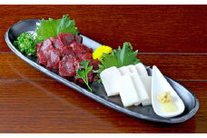 熊本 馬刺し 2種盛り150g （赤身50g×2・コーネ50g×1） 肉 お肉 馬肉 馬刺 タレ付き 冷凍 熊本県 湯前町